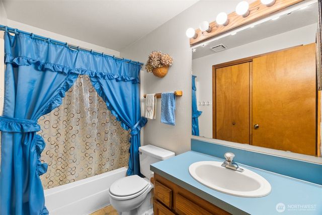 7043 Monaco Drive SE, Tumwater, WA 98501
