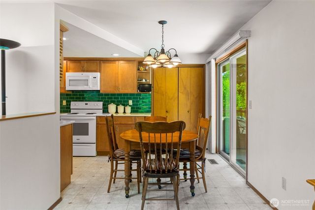 7043 Monaco Drive SE, Tumwater, WA 98501