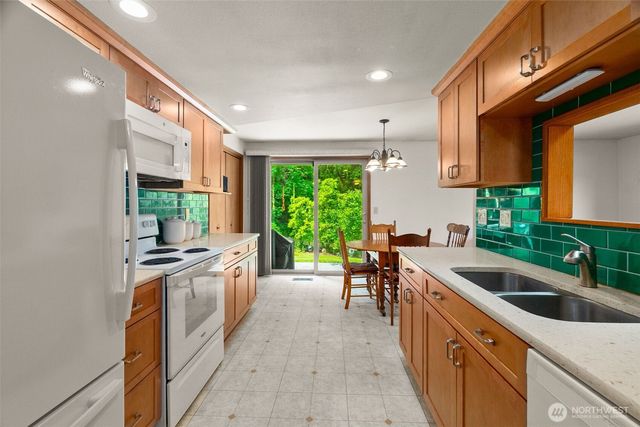 7043 Monaco Drive SE, Tumwater, WA 98501