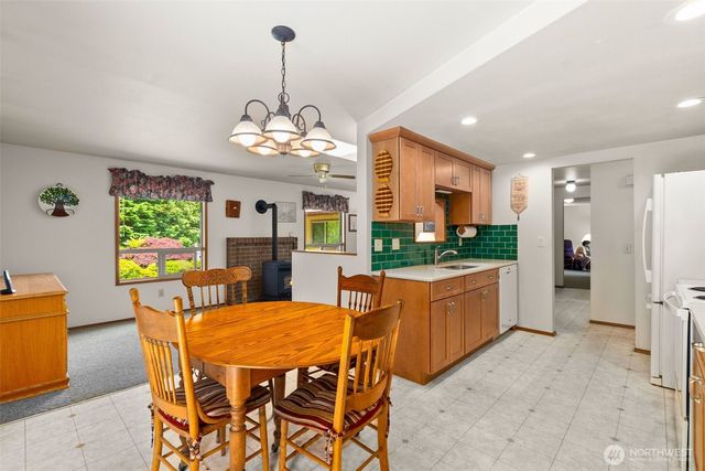 7043 Monaco Drive SE, Tumwater, WA 98501