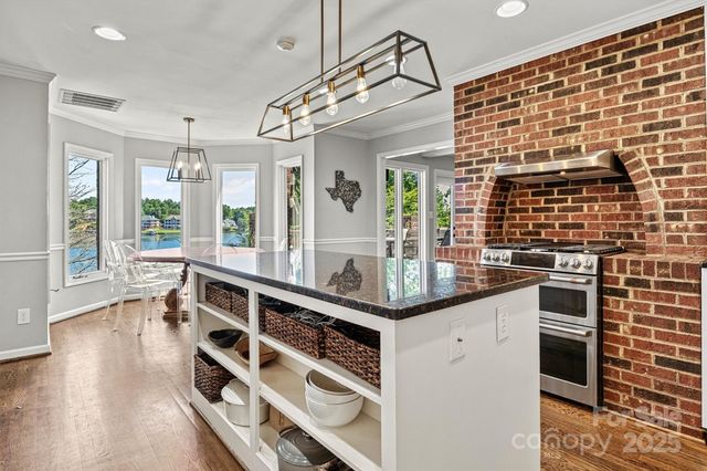 476 44th Avenue Drive NW, Hickory, NC 28601