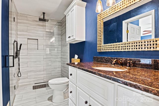 476 44th Avenue Drive NW, Hickory, NC 28601