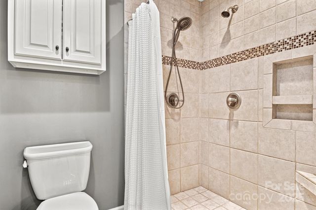 476 44th Avenue Drive NW, Hickory, NC 28601