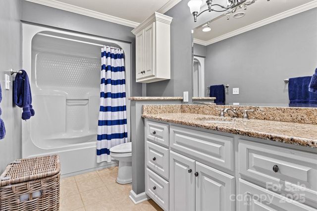 476 44th Avenue Drive NW, Hickory, NC 28601