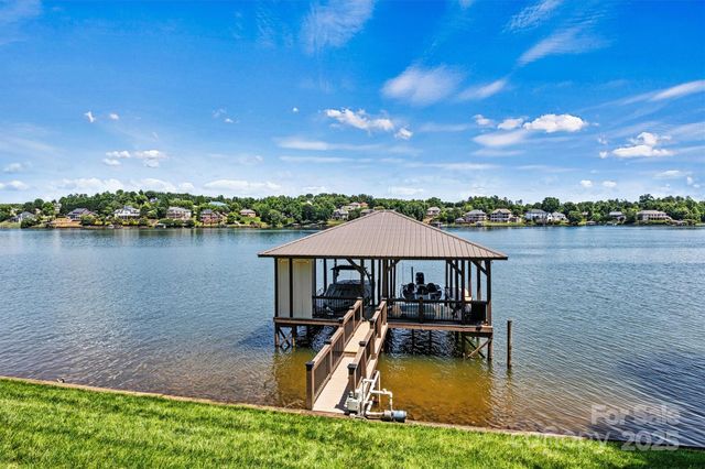 476 44th Avenue Drive NW, Hickory, NC 28601