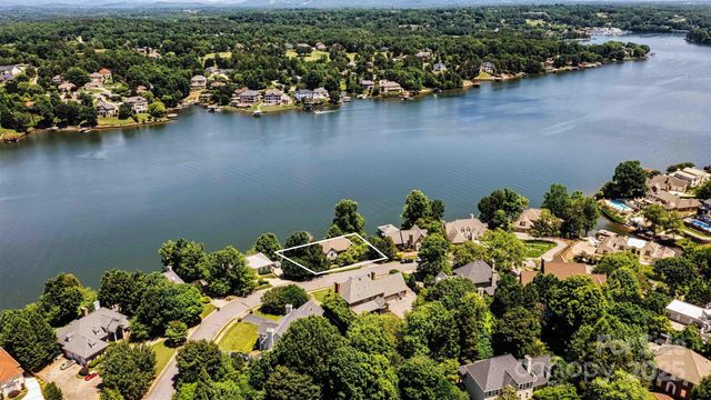 476 44th Avenue Drive NW, Hickory, NC 28601