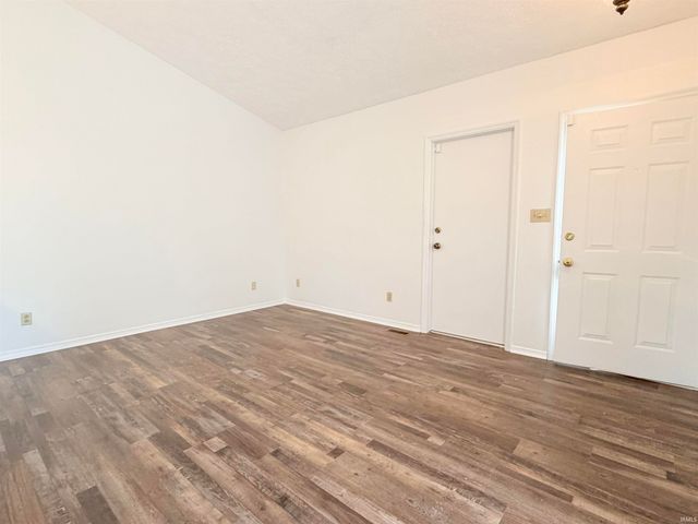 3853 S Laurel Court, Bloomington, IN 47401