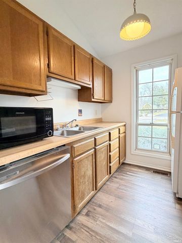 3853 S Laurel Court, Bloomington, IN 47401