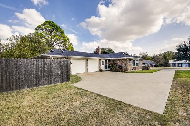 1208 Cindy Lane, Cleburne, TX 76033