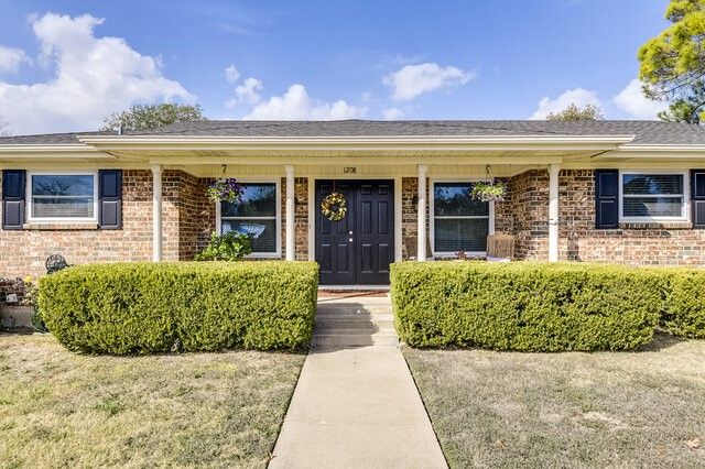 1208 Cindy Lane, Cleburne, TX 76033