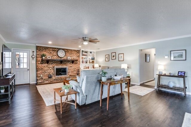 1208 Cindy Lane, Cleburne, TX 76033