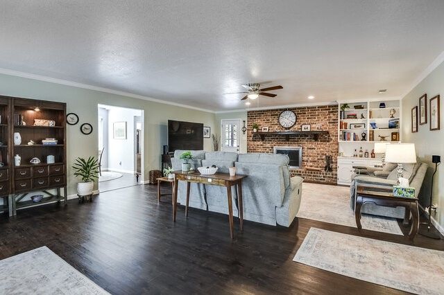 1208 Cindy Lane, Cleburne, TX 76033