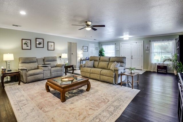 1208 Cindy Lane, Cleburne, TX 76033