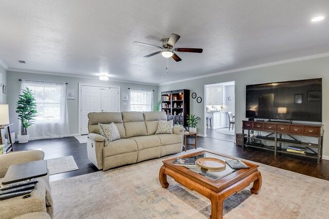 1208 Cindy Lane, Cleburne, TX 76033