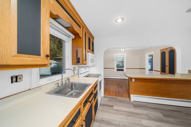 60 S New St, Haverhill, MA 01835