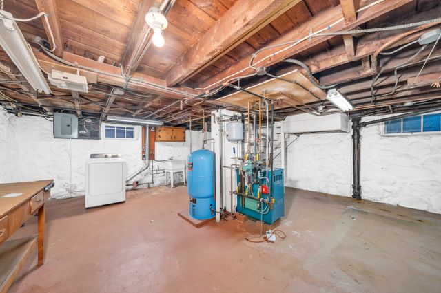 60 S New St, Haverhill, MA 01835