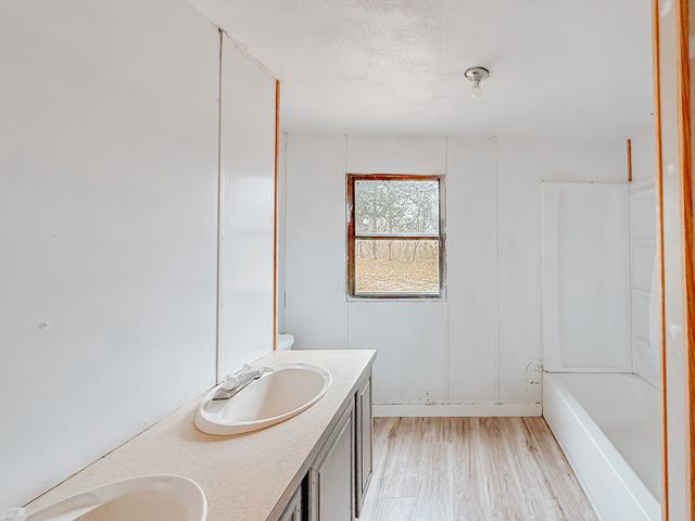 17340 County Road 3321, Frost, TX 76641