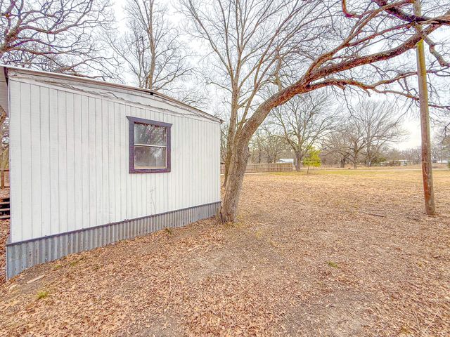 17340 County Road 3321, Frost, TX 76641