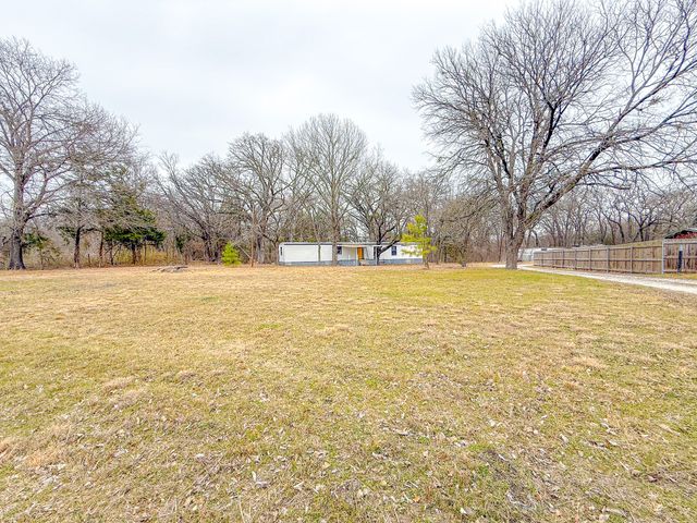 17340 County Road 3321, Frost, TX 76641