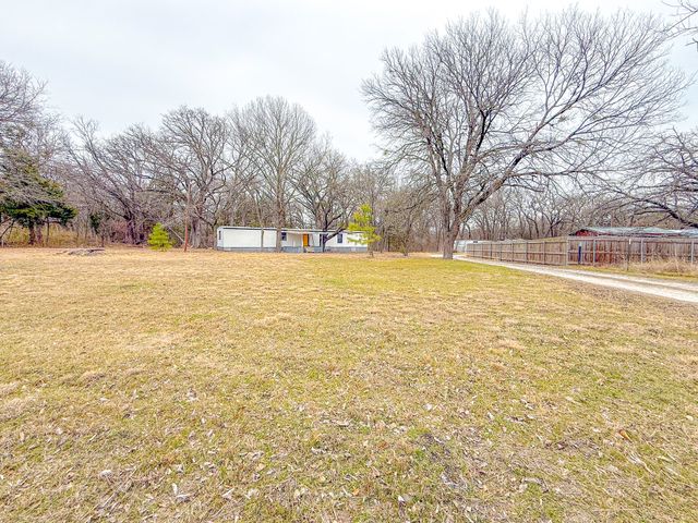 17340 County Road 3321, Frost, TX 76641