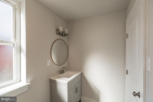 1256 S PEACH ST, Philadelphia, PA 19143