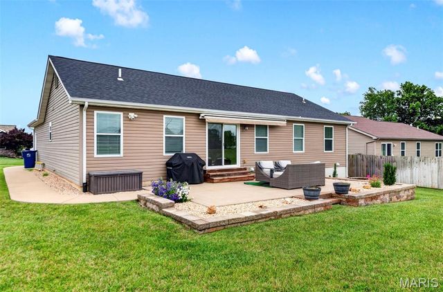 159 Shadow Pointe Drive, Wentzville, MO 63385