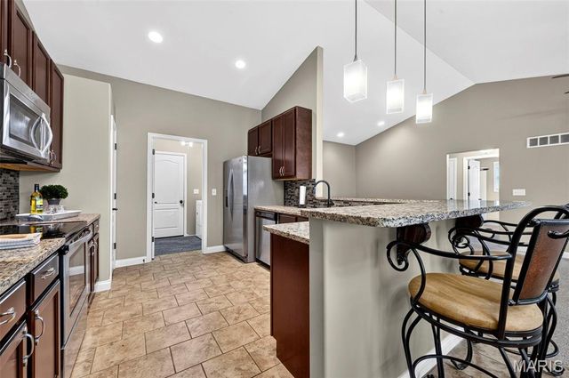 159 Shadow Pointe Drive, Wentzville, MO 63385