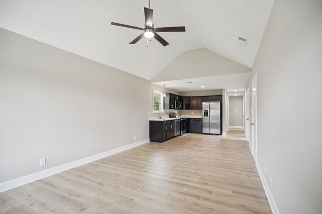 130 Alabama Ave, Oak Grove, KY 42262