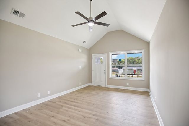 130 Alabama Ave, Oak Grove, KY 42262