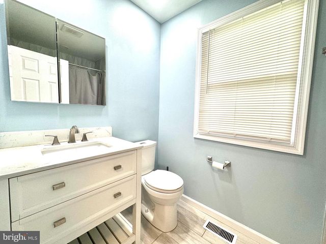 129A NEW ALBANY RD, Moorestown, NJ 08057