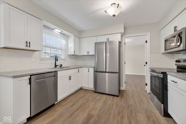 12112 Roxbury Place, Carmel, IN 46033