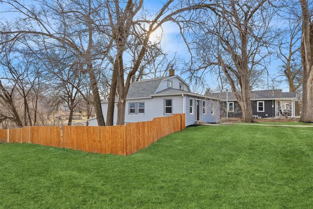 902 Hackley Avenue, Des Moines, IA 50315