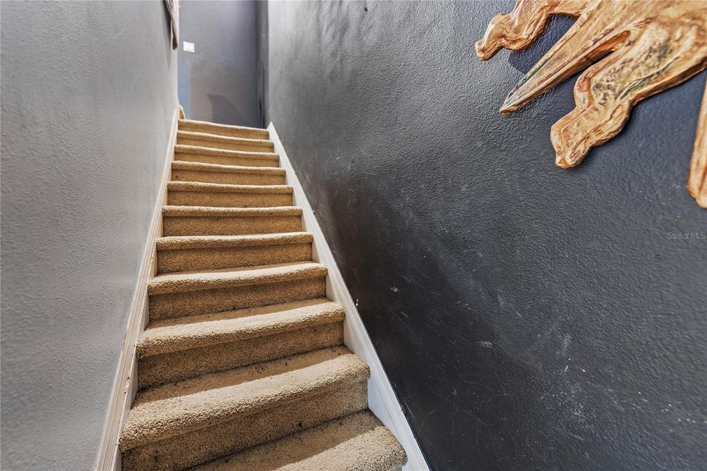 Image 12 of property listing at 6039 STRADA ISLE WAY, Orlando, FL 32835