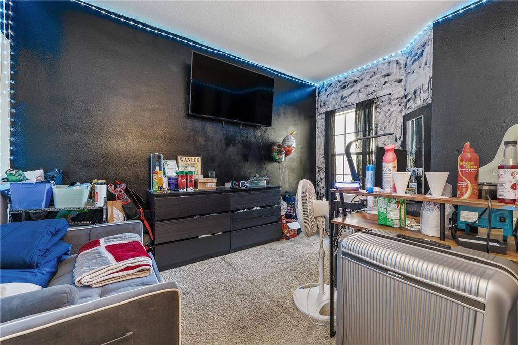 Image 14 of property listing at 6039 STRADA ISLE WAY, Orlando, FL 32835