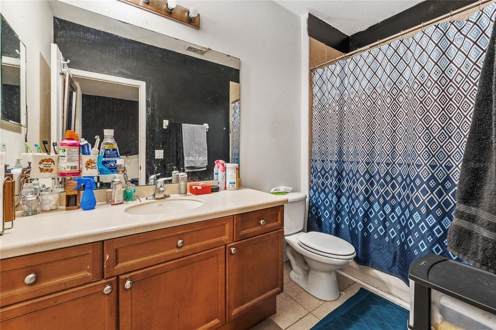 Image 18 of property listing at 6039 STRADA ISLE WAY, Orlando, FL 32835