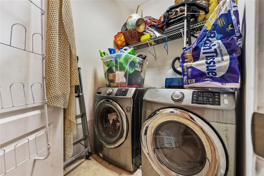 Image 19 of property listing at 6039 STRADA ISLE WAY, Orlando, FL 32835