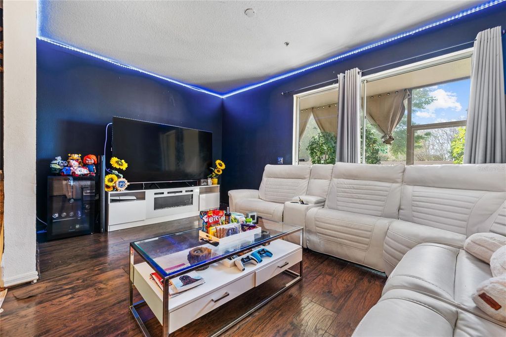 Image 7 of property listing at 6039 STRADA ISLE WAY, Orlando, FL 32835