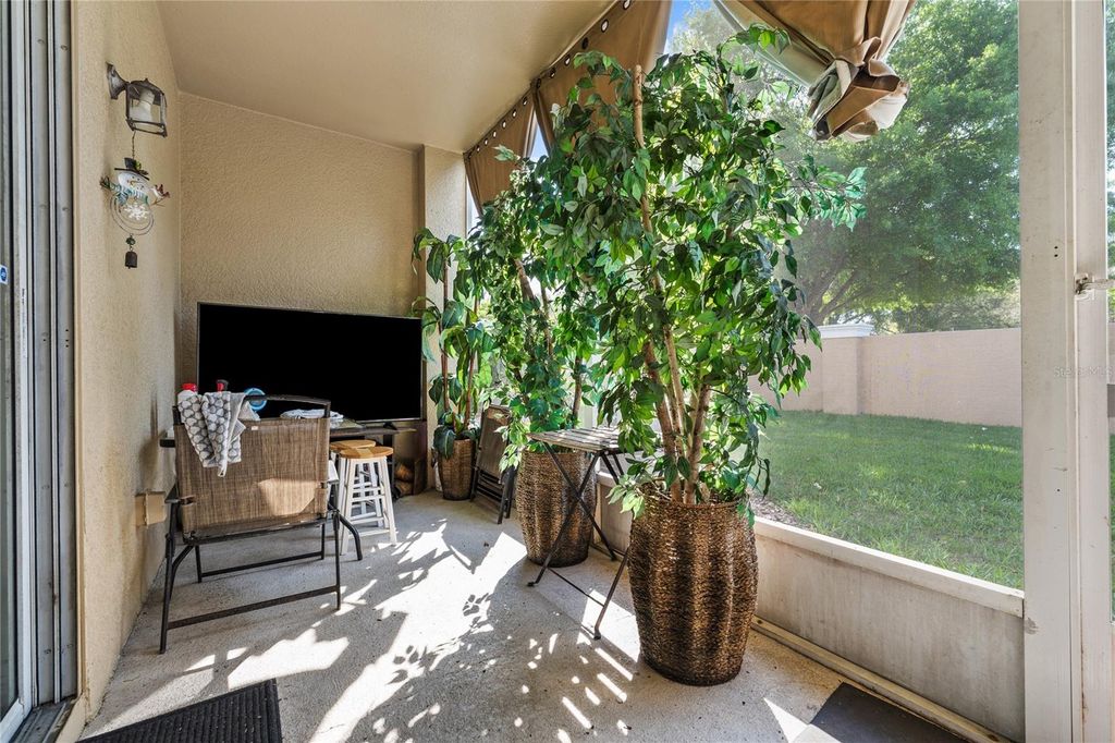 Image 10 of property listing at 6039 STRADA ISLE WAY, Orlando, FL 32835