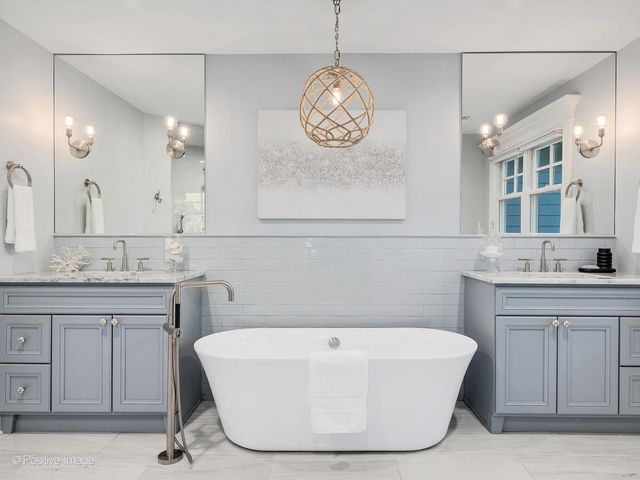 117 N Monroe Street, Hinsdale, IL 60521