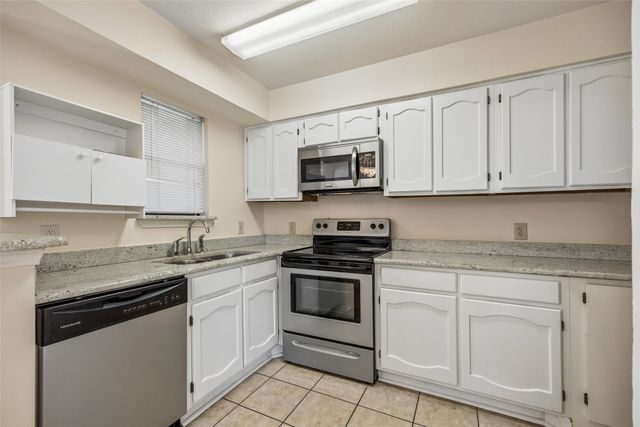 3129 Sondra Drive 206, Fort Worth, TX 76107