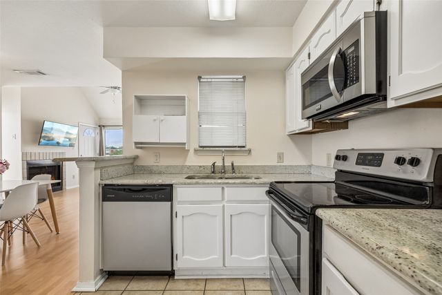 3129 Sondra Drive 206, Fort Worth, TX 76107