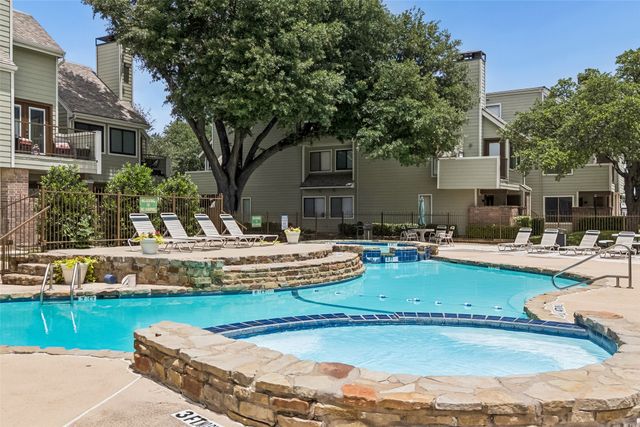 3129 Sondra Drive 206, Fort Worth, TX 76107