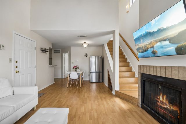 3129 Sondra Drive 206, Fort Worth, TX 76107