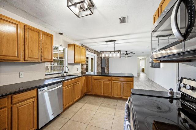 3900 NW 37TH PLACE, Gainesville, FL 32606