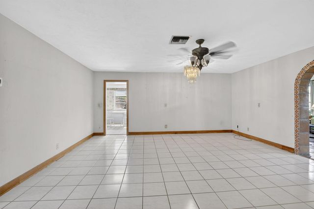1370 SW 27th Place, Boynton Beach, FL 33426