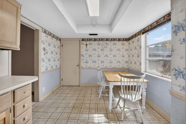 1370 SW 27th Place, Boynton Beach, FL 33426