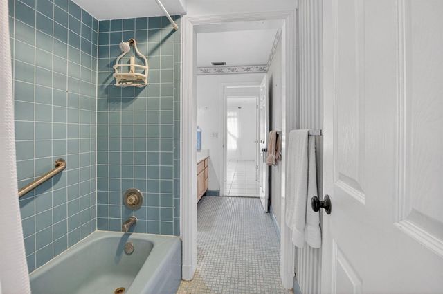 1370 SW 27th Place, Boynton Beach, FL 33426