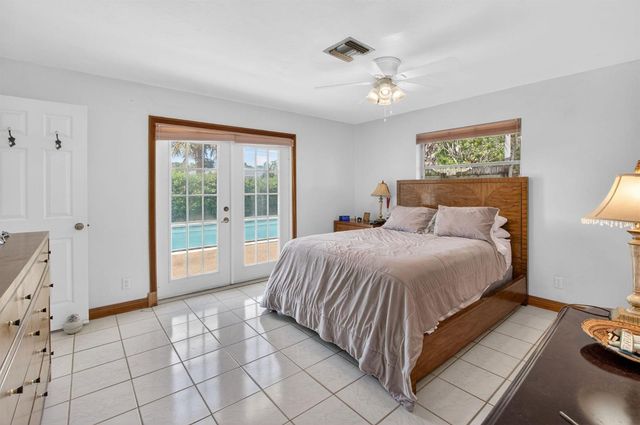 1370 SW 27th Place, Boynton Beach, FL 33426