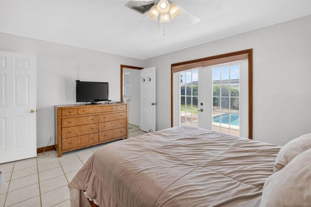 1370 SW 27th Place, Boynton Beach, FL 33426