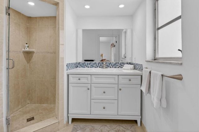 1370 SW 27th Place, Boynton Beach, FL 33426